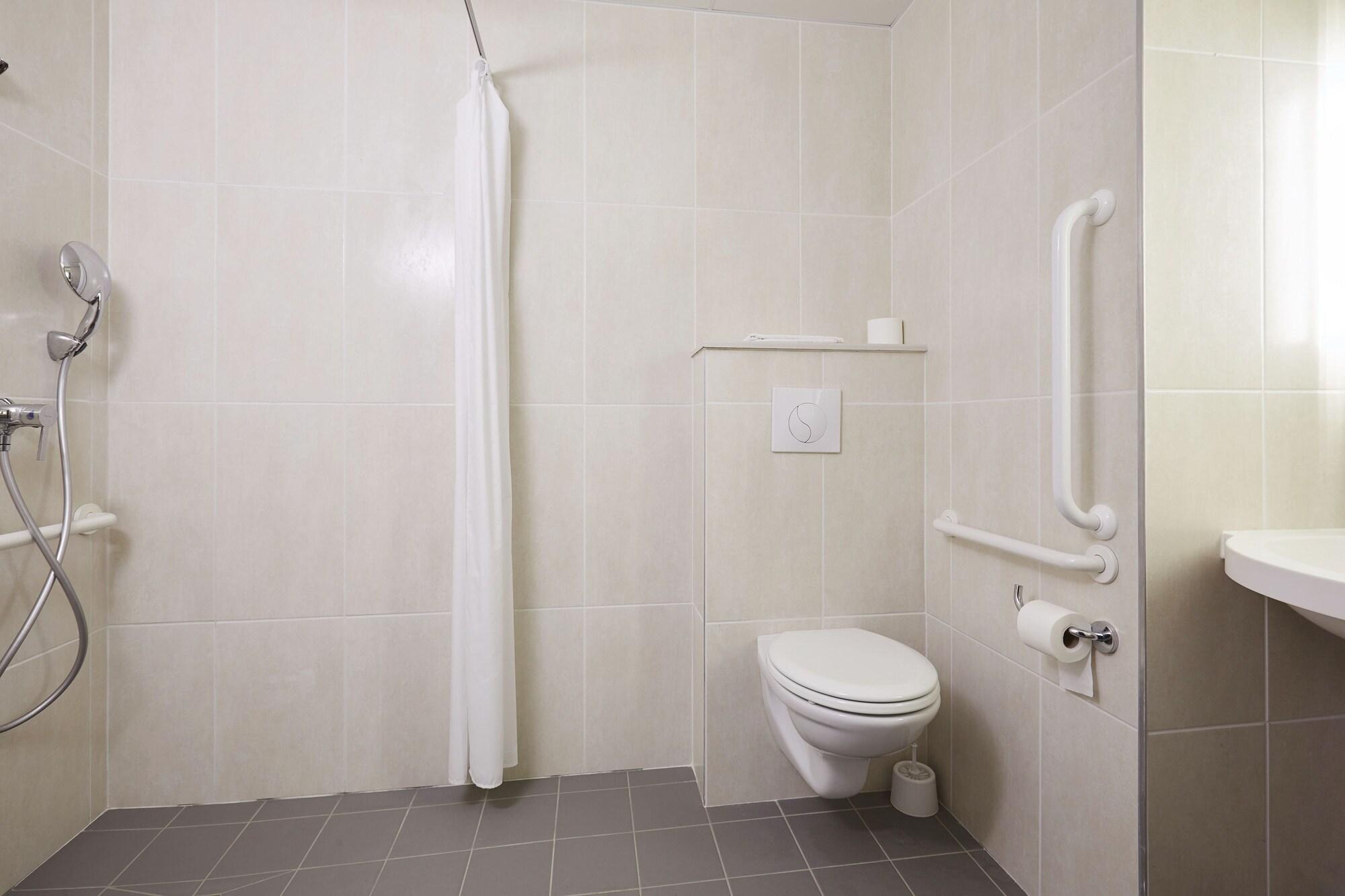 B&B Hotel Rennes Ouest Villejean ภายนอก รูปภาพ