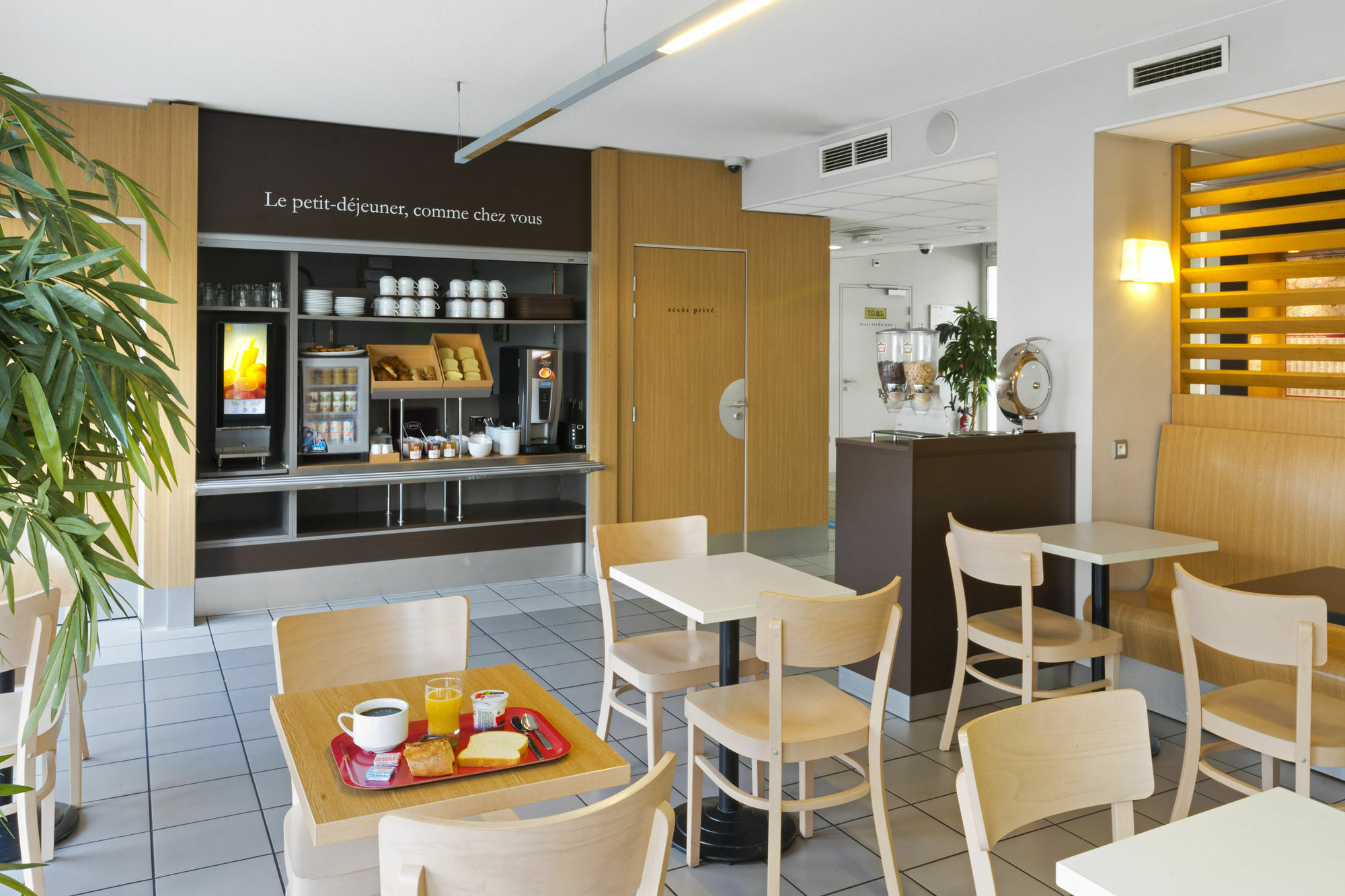 B&B Hotel Rennes Ouest Villejean ภายนอก รูปภาพ
