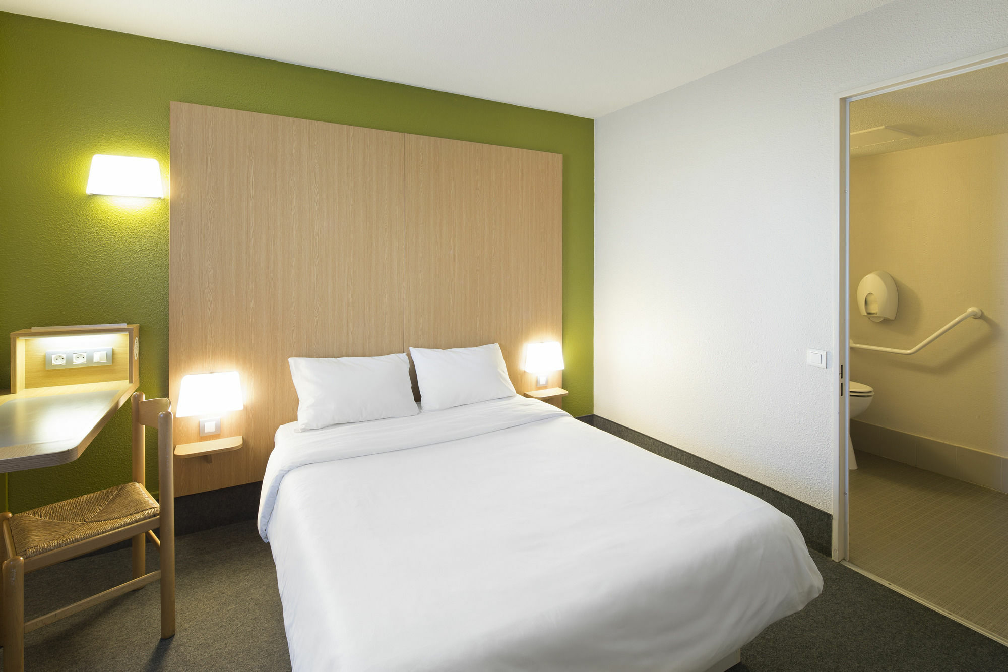 B&B Hotel Rennes Ouest Villejean ภายนอก รูปภาพ